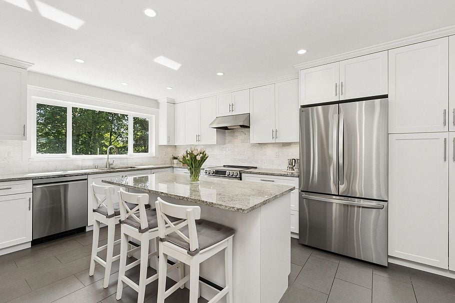 1256 Eastview Road North Vancouver, BC - 3