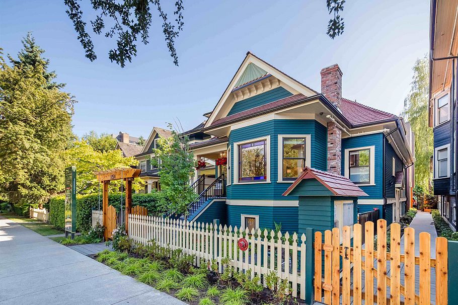 2 1152 Comox Street Vancouver, BC - 36