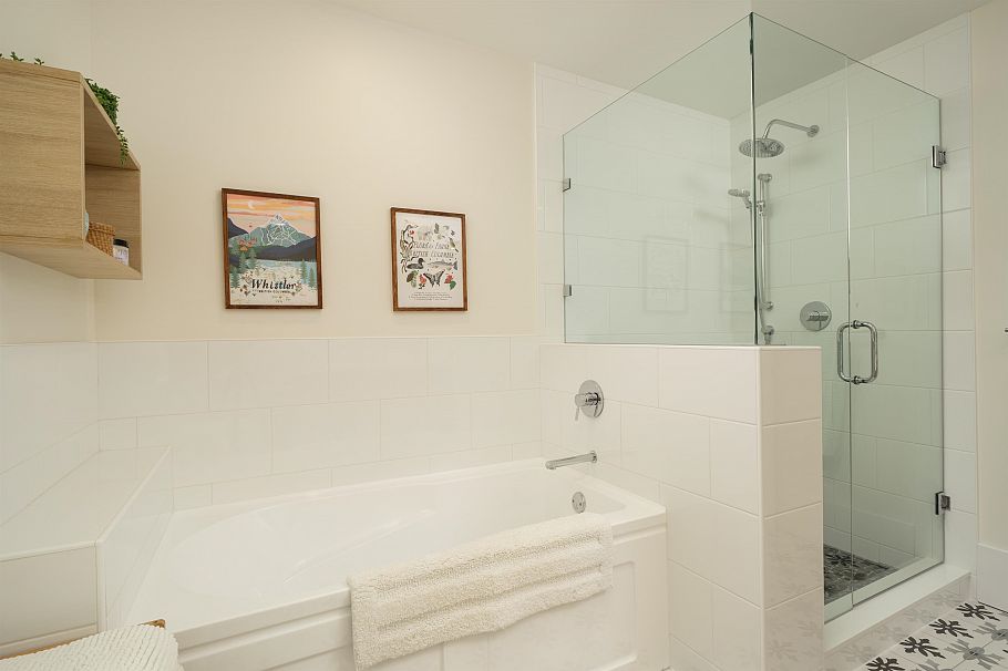 4275 W 14th Avenue Vancouver, BC - 24