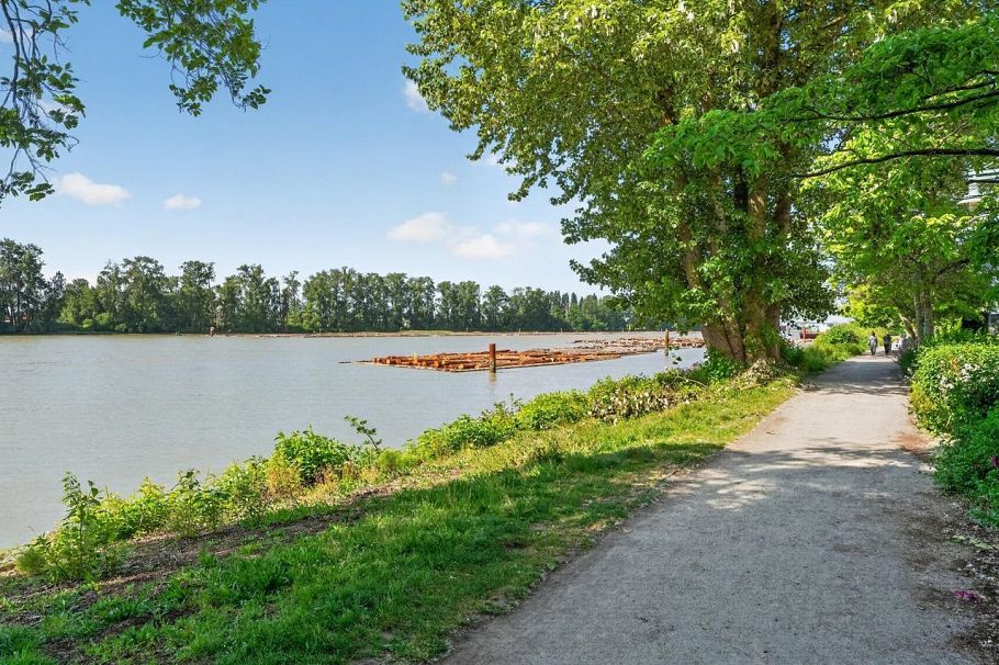 109 8460 Jellicoe Street Vancouver, BC - 20