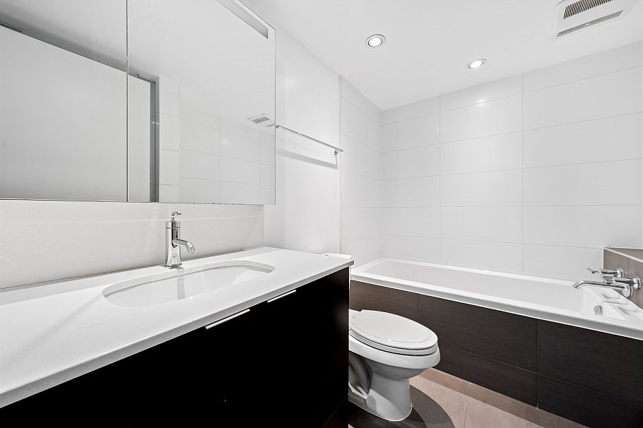 203 1677 Lloyd Avenue North Vancouver, BC - 20
