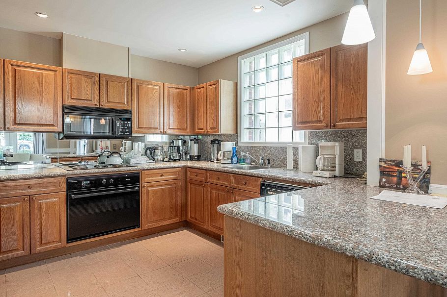 302 1520 Harwood Street Vancouver, BC - 37
