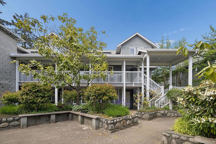 207 1518 Bowser Avenue North Vancouver, BC - 1