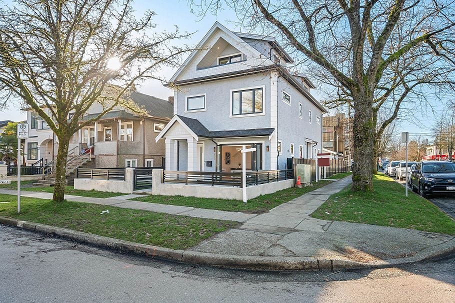 6307 Chester Street Vancouver, BC - 1