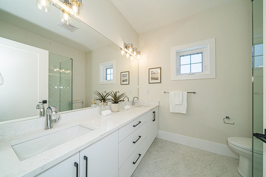 972 Park Drive Vancouver, BC - 35