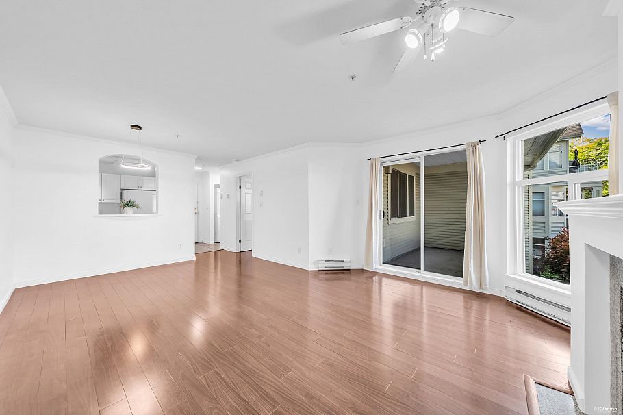 206 3638 Rae Avenue Vancouver, BC - 4