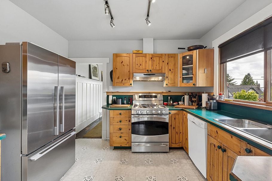534 E 7th Street North Vancouver, BC - 11