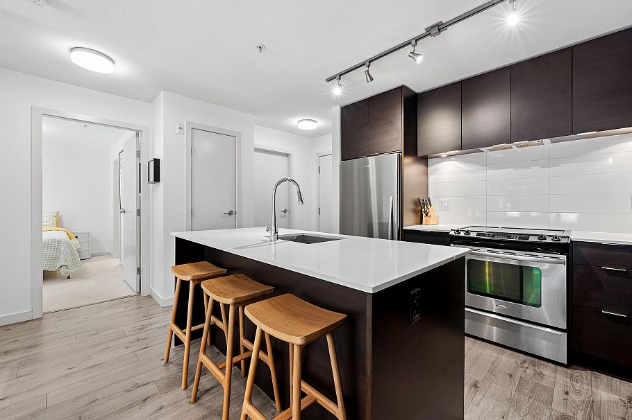 203 1677 Lloyd Avenue North Vancouver, BC - 6