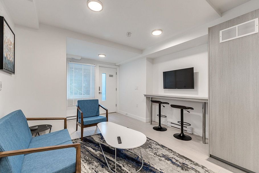 1433 HARO STREET, Vancouver BC V6G 1G5 Vancouver, BC - 1
