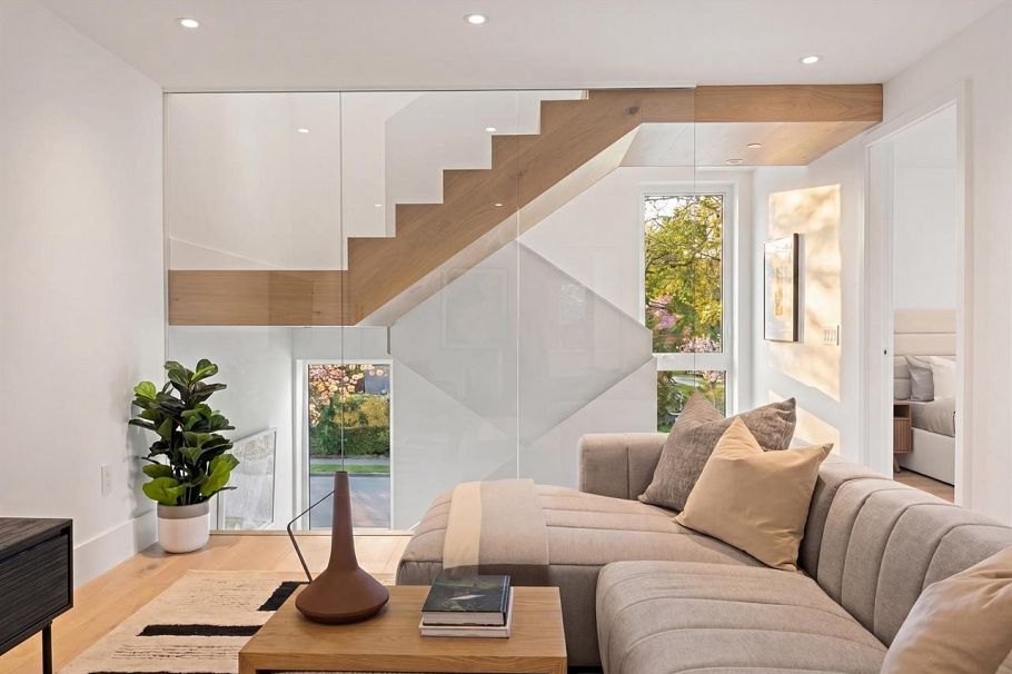 2 2830 Musqueamview Street Vancouver, BC - 17