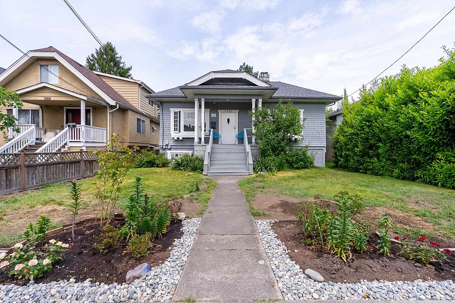 3425 W 8th Avenue Vancouver, BC - 4