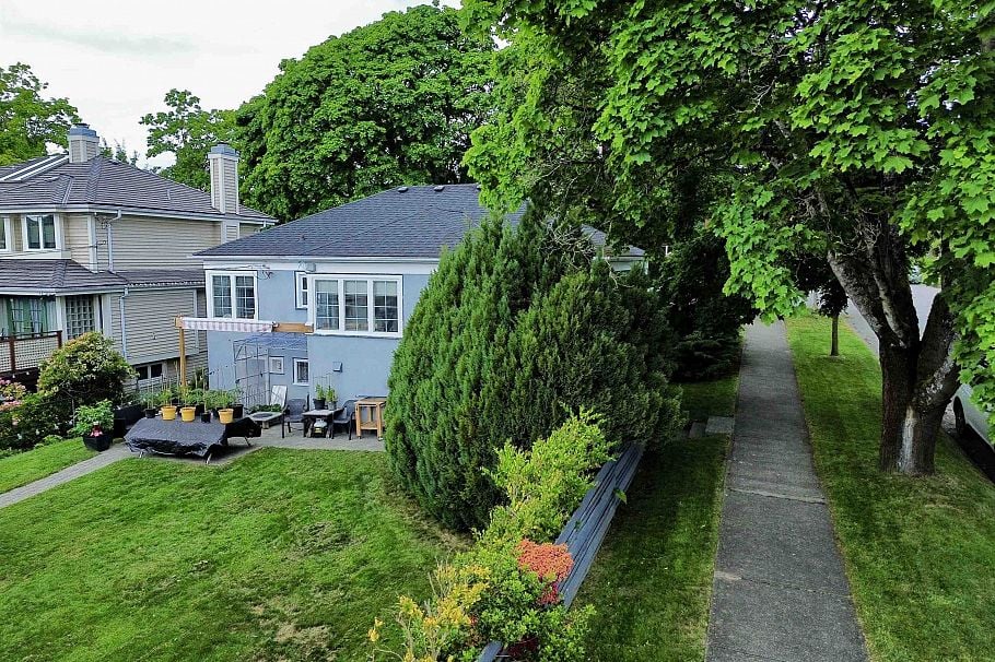 2506 W 15th Avenue Vancouver, BC - 36