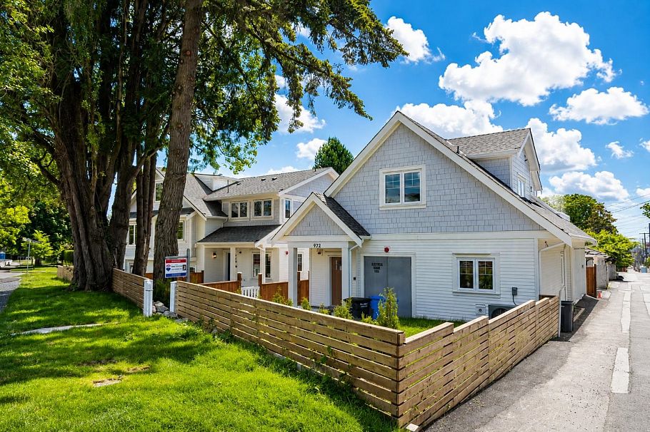 972 Park Drive Vancouver, BC - 1