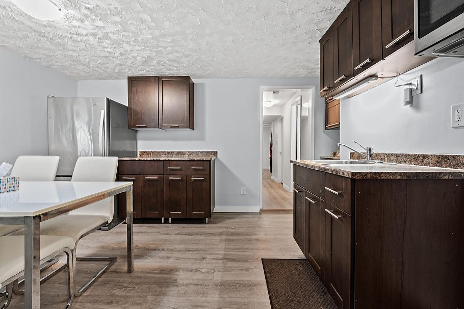 443-445 W Keith Road North Vancouver, BC - 26