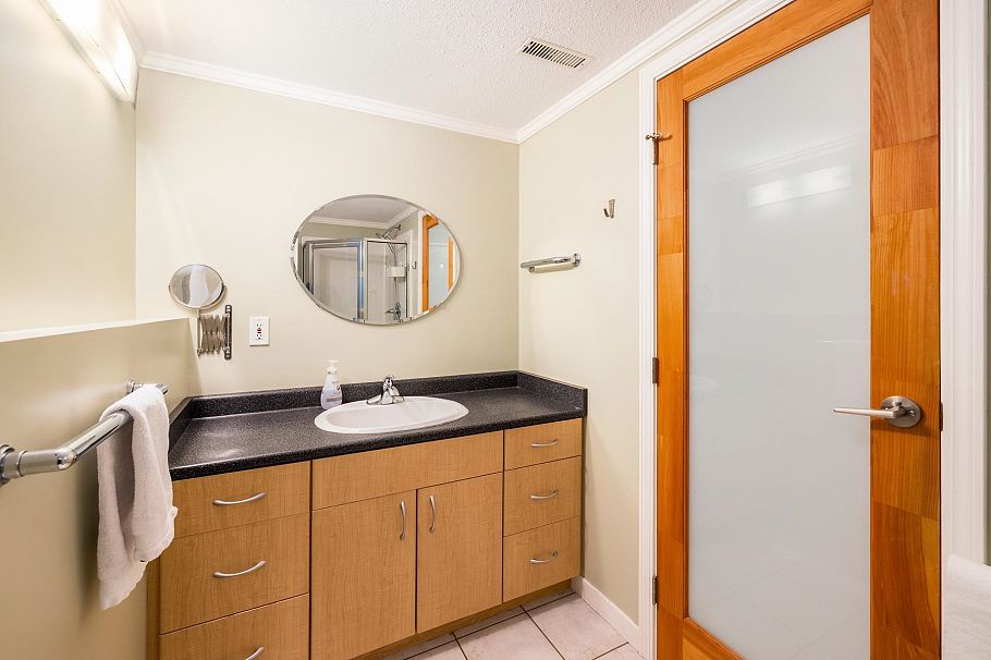 3985 Frames Place North Vancouver, BC - 39