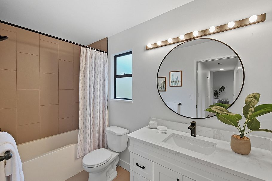 1777 Caledonia Avenue North Vancouver, BC - 14