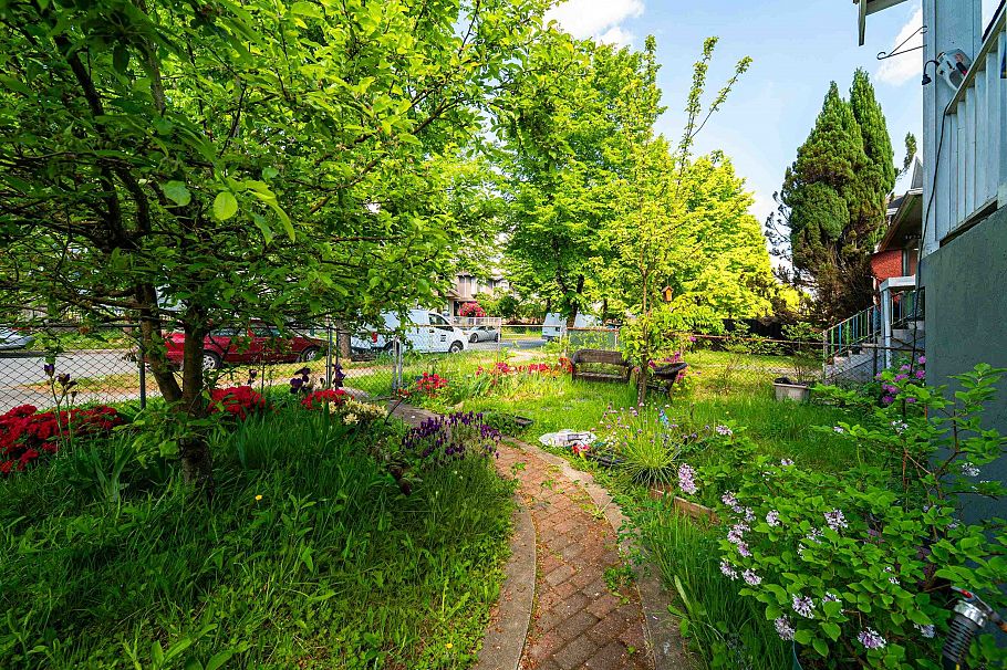 3446 William Street Vancouver, BC - 4