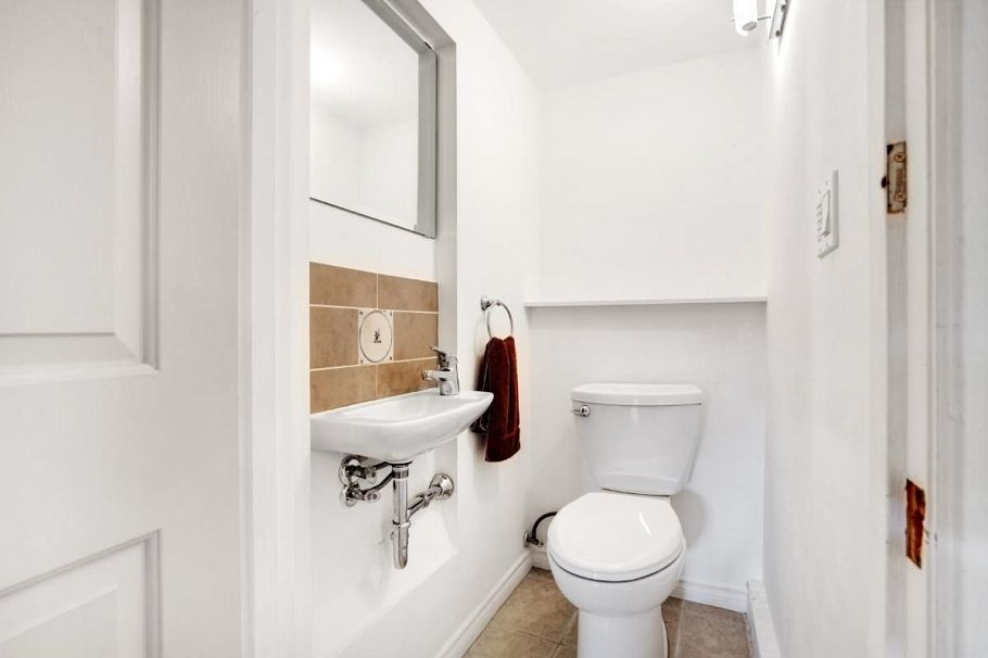2305 W 3rd Avenue Vancouver, BC - 32