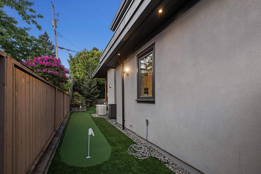 920 Melbourne Avenue North Vancouver, BC - 37