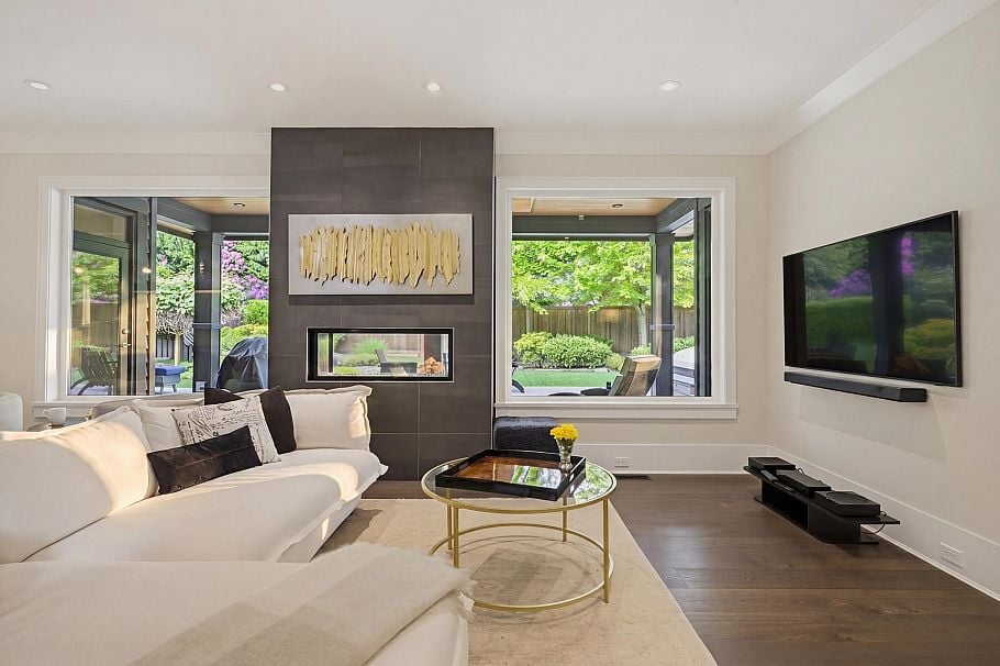 1138 Ridgewood Drive North Vancouver, BC - 2