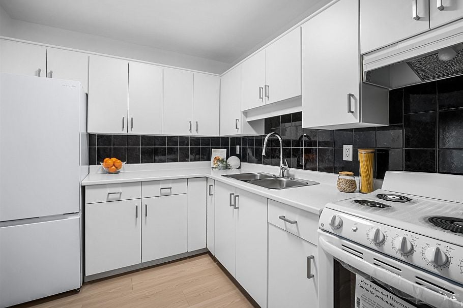 313 975 E Broadway Vancouver, BC - 12