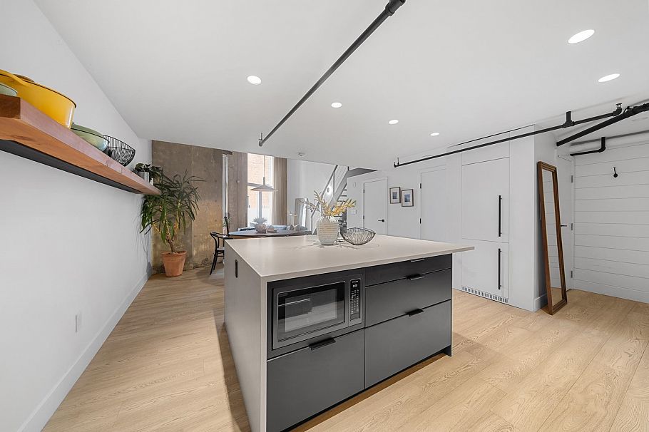 47 E Cordova Street Vancouver, BC - 14