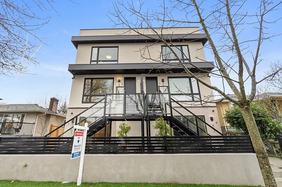 4 4963 Chester Street Vancouver, BC - 1