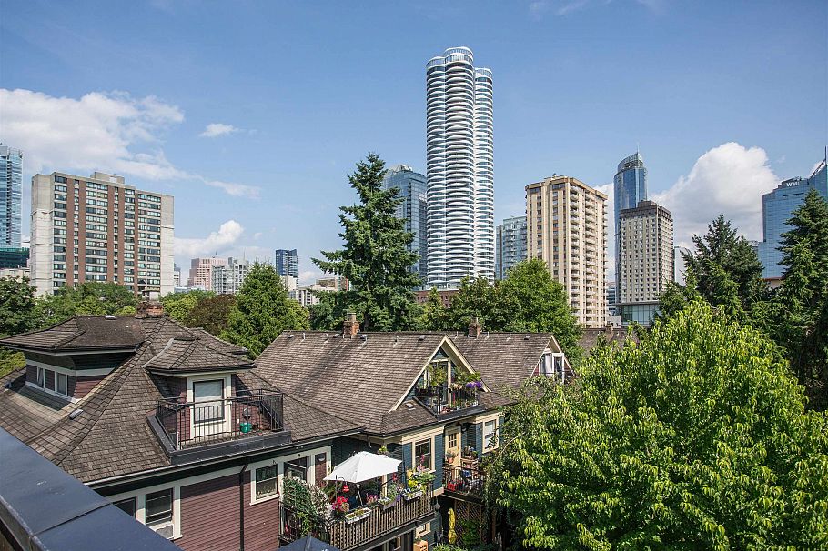 2 1152 Comox Street Vancouver, BC - 31