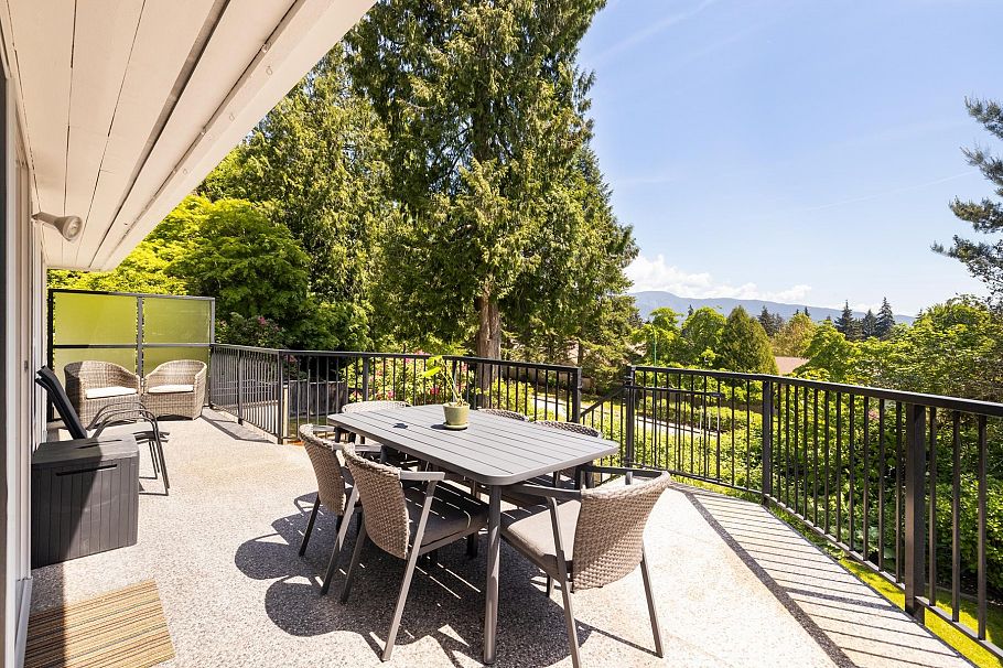 3985 Frames Place North Vancouver, BC - 27