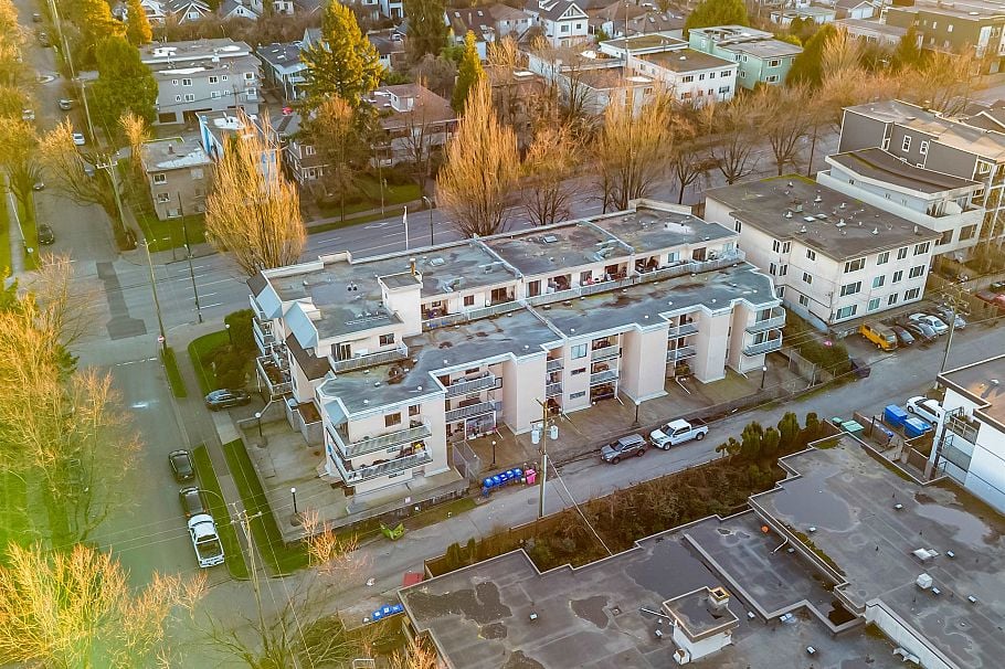 313 975 E Broadway Vancouver, BC - 24