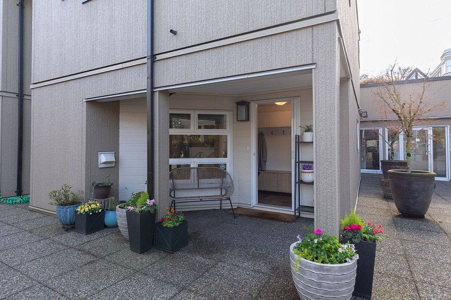 14 1350 W 6th Avenue Vancouver, BC - 6