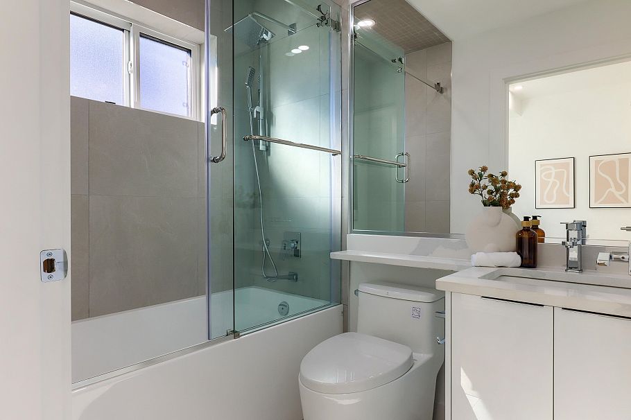 1 4742 St. Catherines Street Vancouver, BC - 6