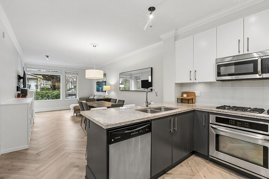 107 159 W 22nd Street North Vancouver, BC - 17