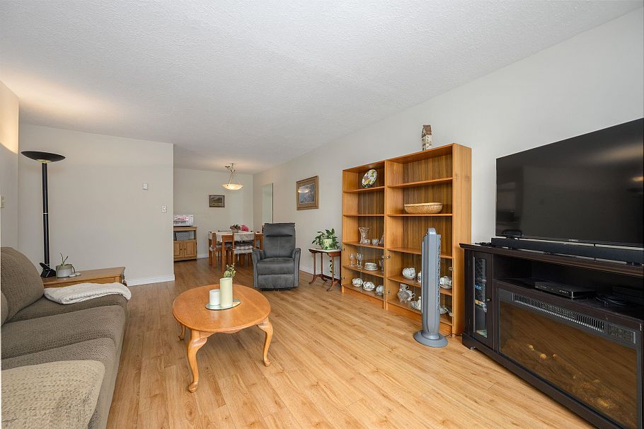 105 123 E 19th Street North Vancouver, BC - 6