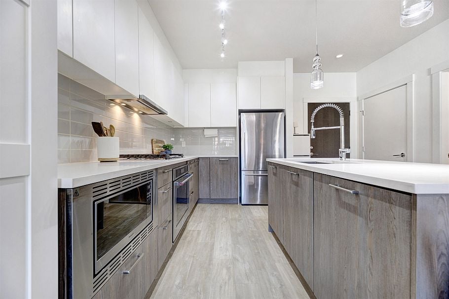 306 625 E 3rd Street North Vancouver, BC - 2