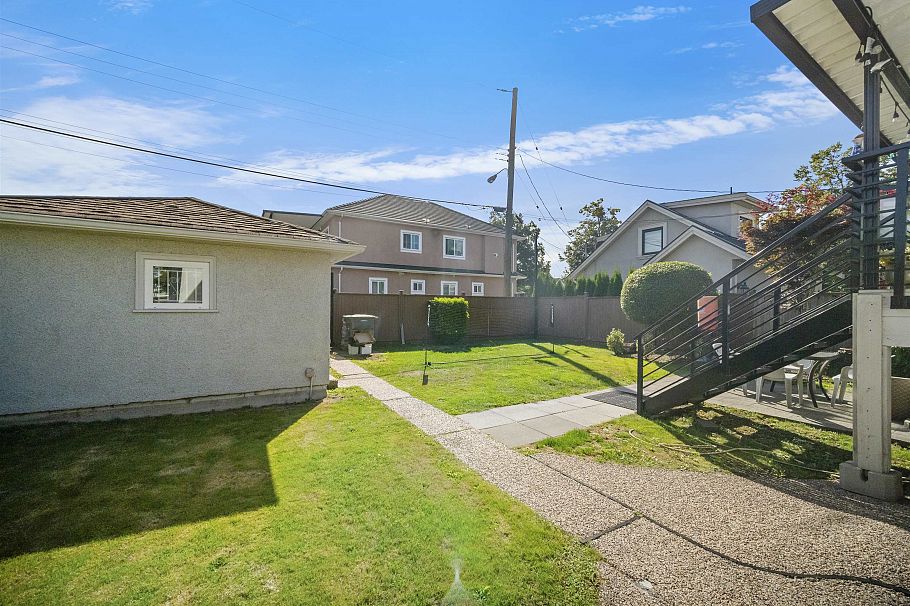 6978 Mckinnon Street Vancouver, BC - 25