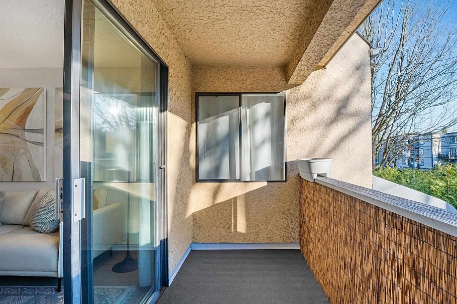 313 975 E Broadway Vancouver, BC - 23