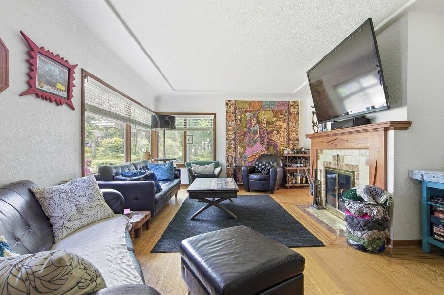 2506 W 15th Avenue Vancouver, BC - 4
