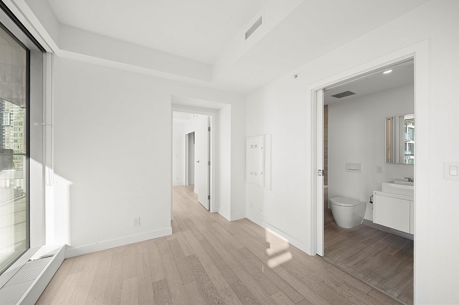 1907 1480 Howe Street Vancouver, BC - 16