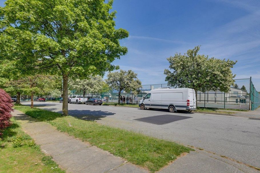 2087 E 26th Avenue Vancouver, BC - 36