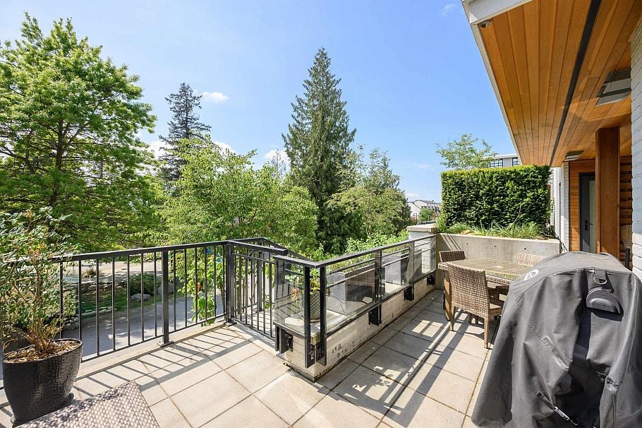 108 733 E 3rd Street North Vancouver, BC - 9