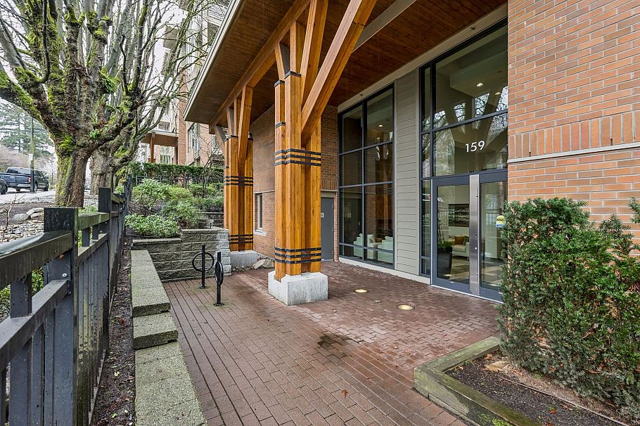 107 159 W 22nd Street North Vancouver, BC - 31