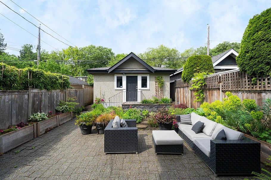 4275 W 14th Avenue Vancouver, BC - 32