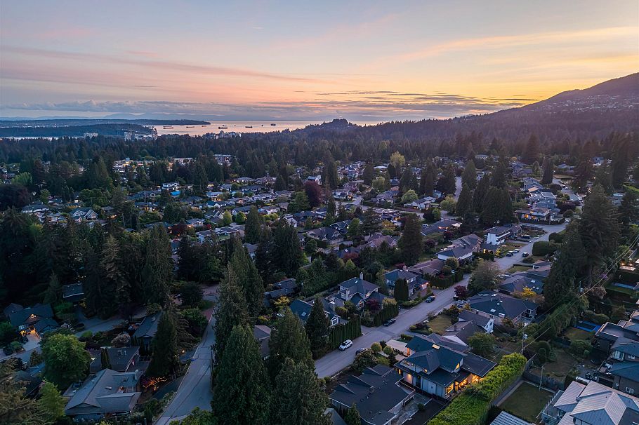 920 Melbourne Avenue North Vancouver, BC - 40
