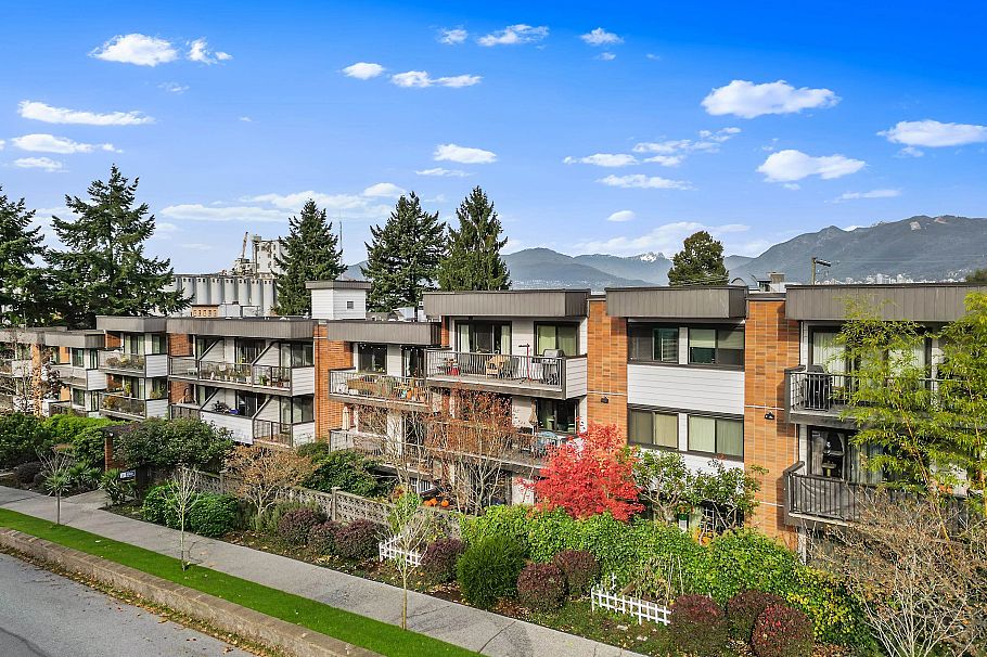 229 2033 Triumph Street Vancouver, BC - 16
