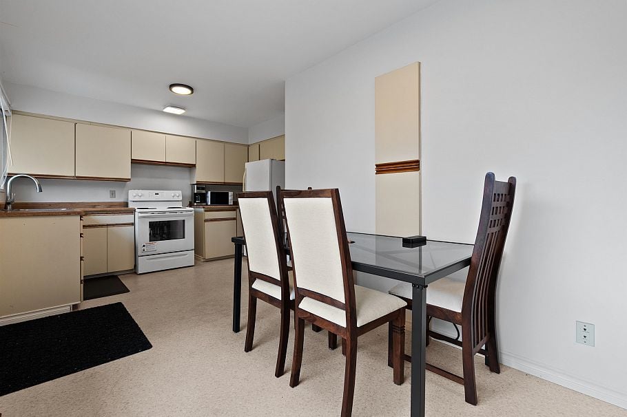 443-445 W Keith Road North Vancouver, BC - 9