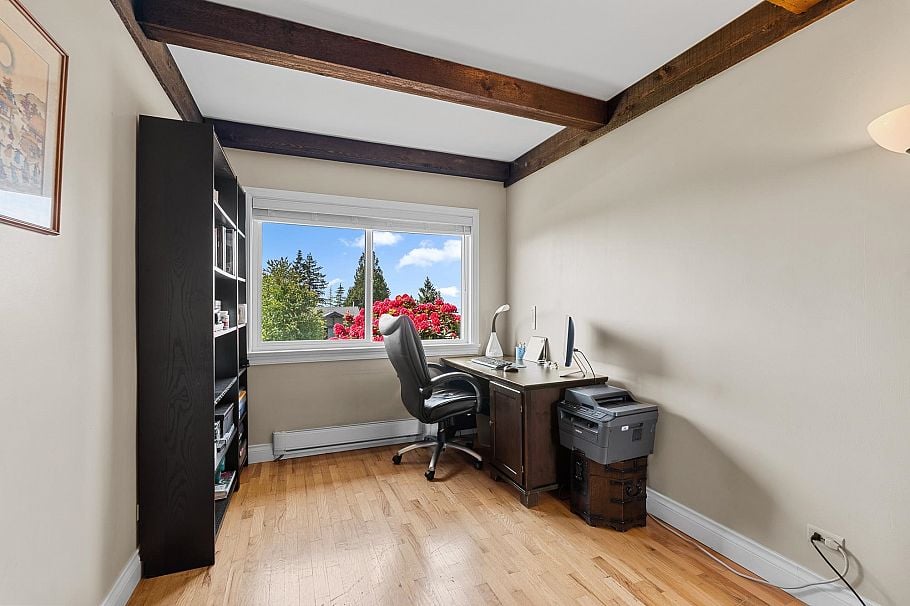 170 Carisbrooke Crescent North Vancouver, BC - 7