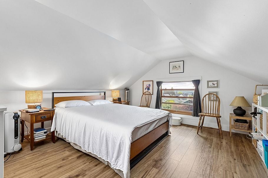 534 E 7th Street North Vancouver, BC - 16