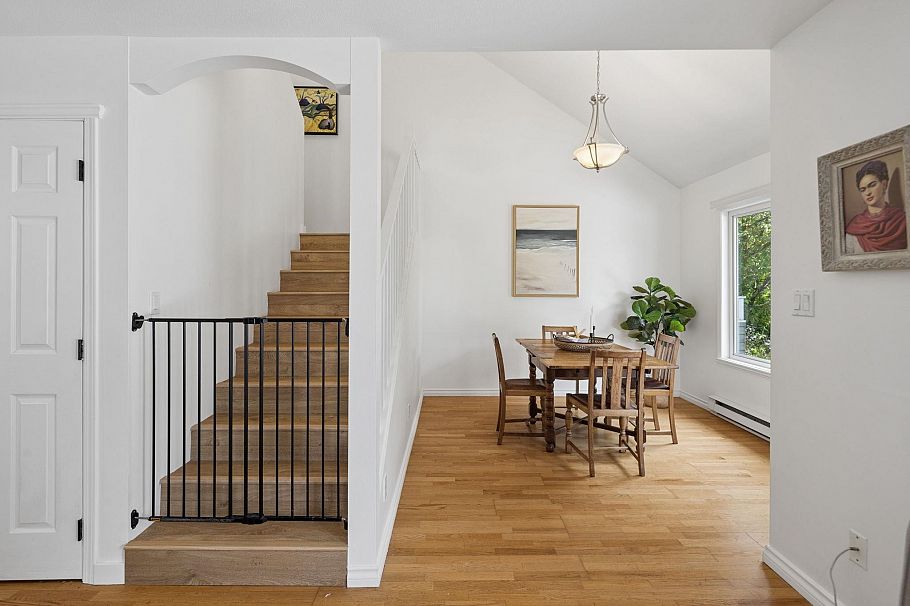 207 1518 Bowser Avenue North Vancouver, BC - 21