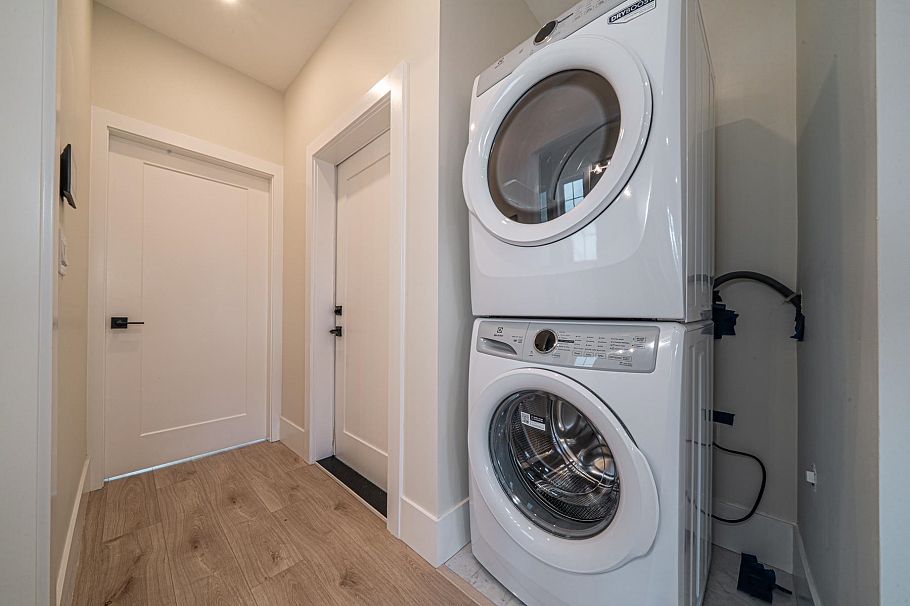 972 Park Drive Vancouver, BC - 21